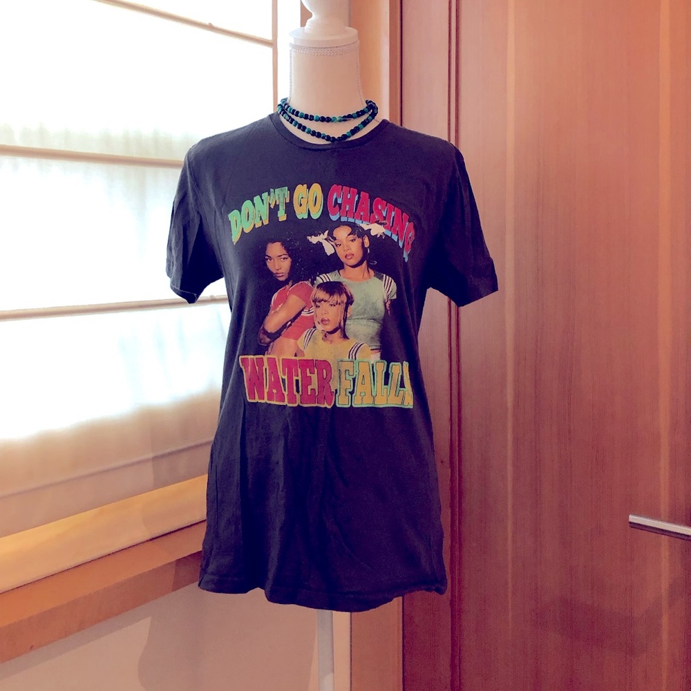 Old Navy XS extra small Don’t Go Chasing Waterfalls TLC band T-shirt.